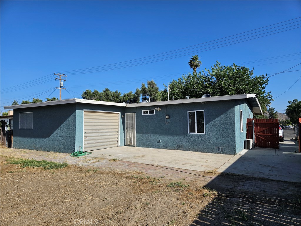712 E Whittier Property Photo 17