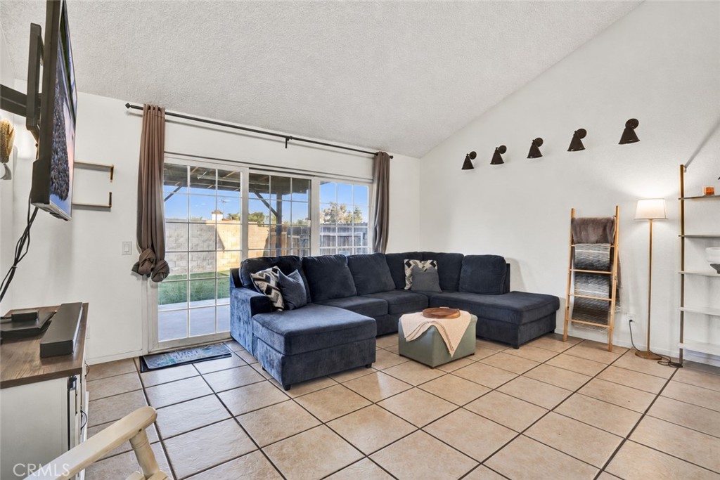 1173 S Cactus Property Photo 3