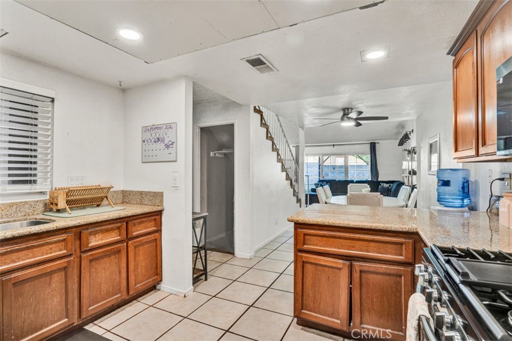 1173 S Cactus Property Photo 8