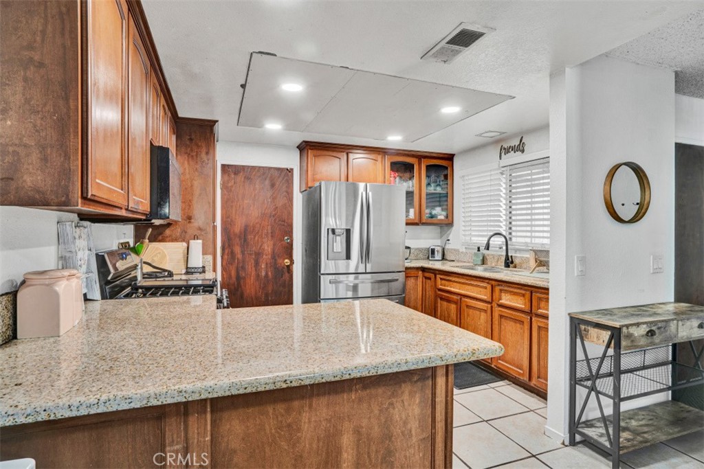 1173 S Cactus Property Photo 9