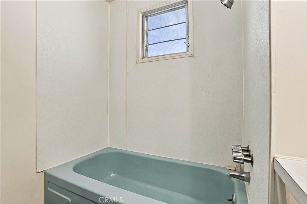 332 N Lyon Avenue 107 Property Photo 16
