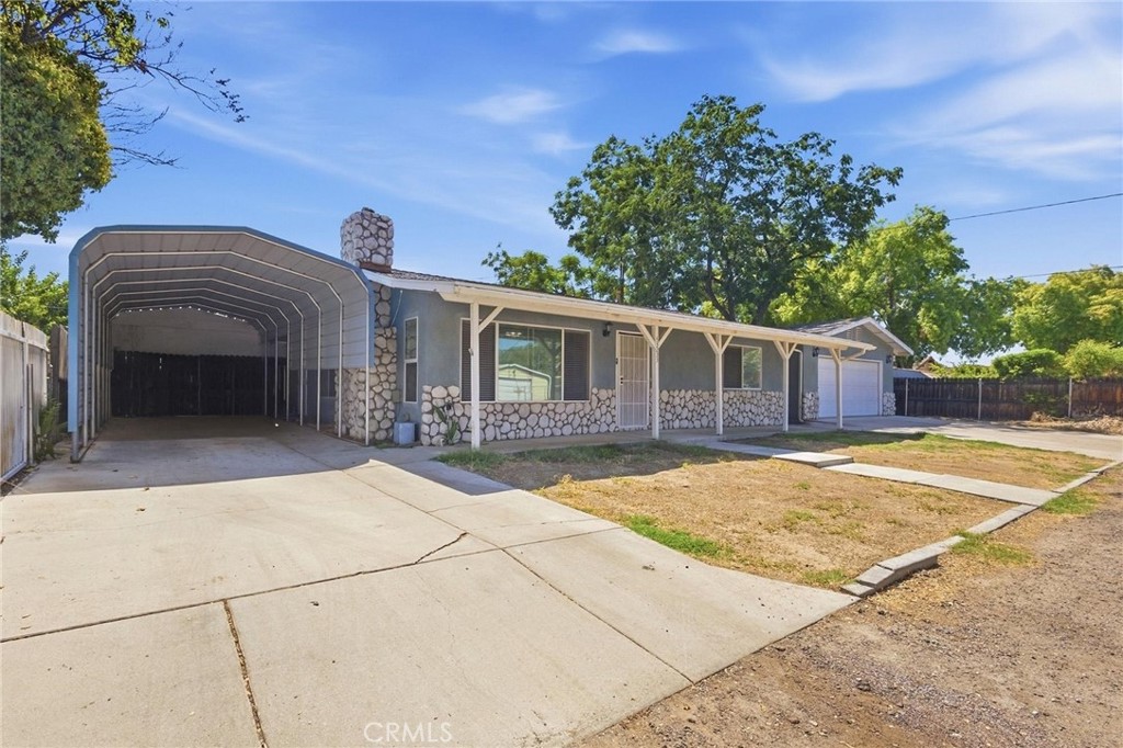 43233 Whittier Property Photo 2