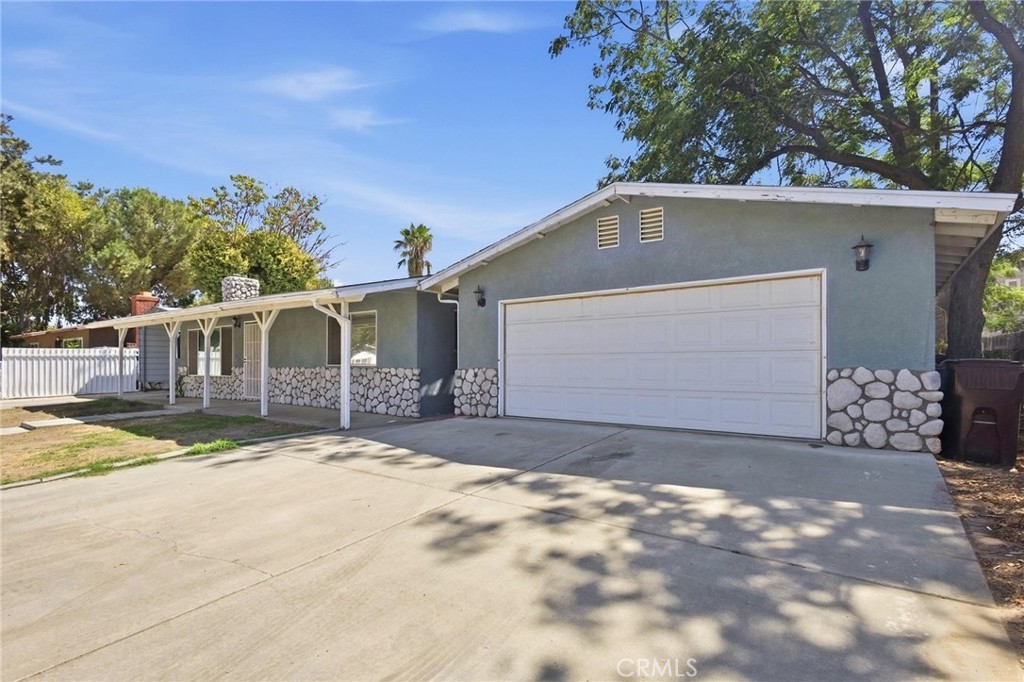 43233 Whittier Property Photo 3