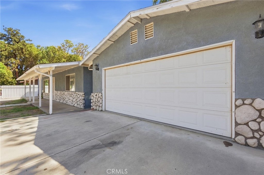 43233 Whittier Property Photo 4