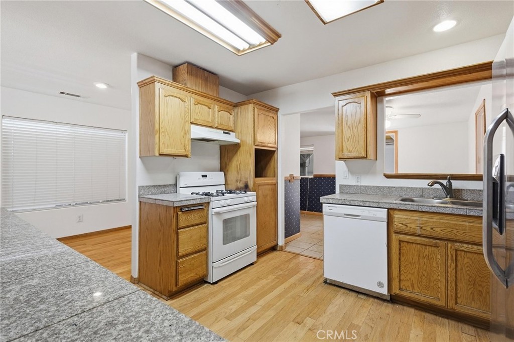 43233 Whittier Property Photo 16