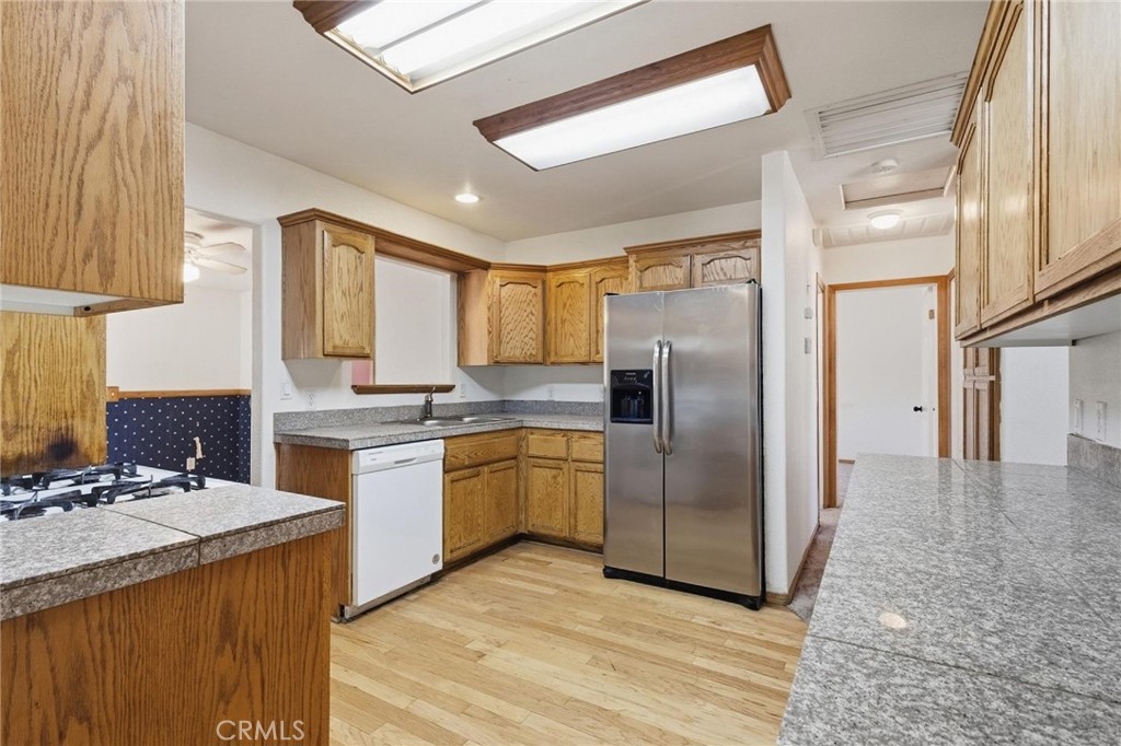 43233 Whittier Property Photo 17