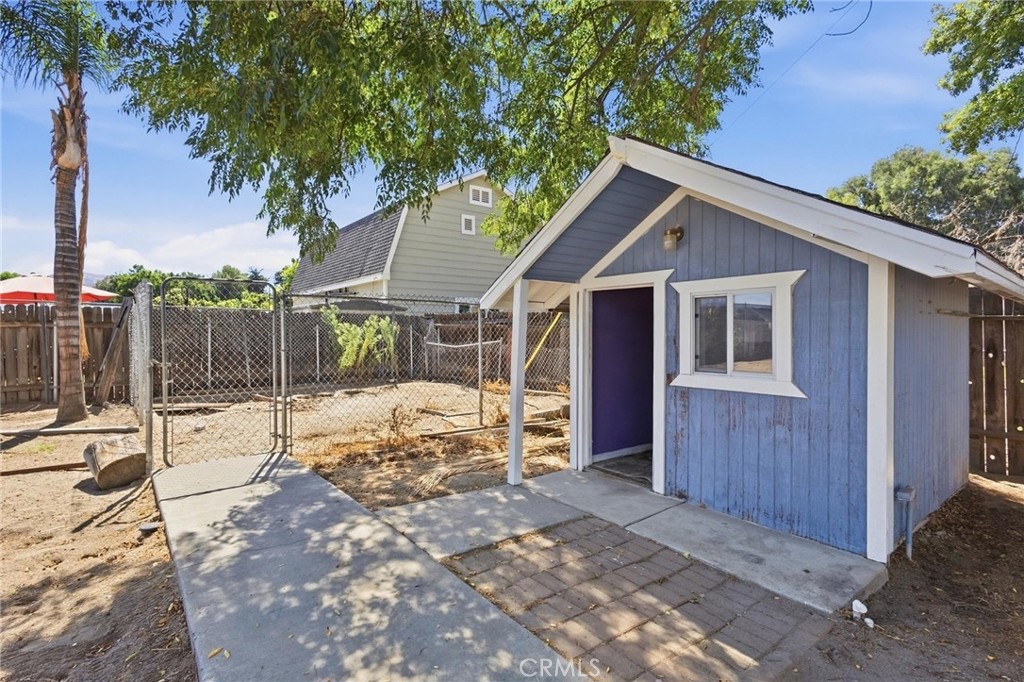 43233 Whittier Property Photo 34