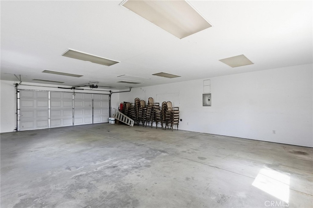 43233 Whittier Property Photo 38
