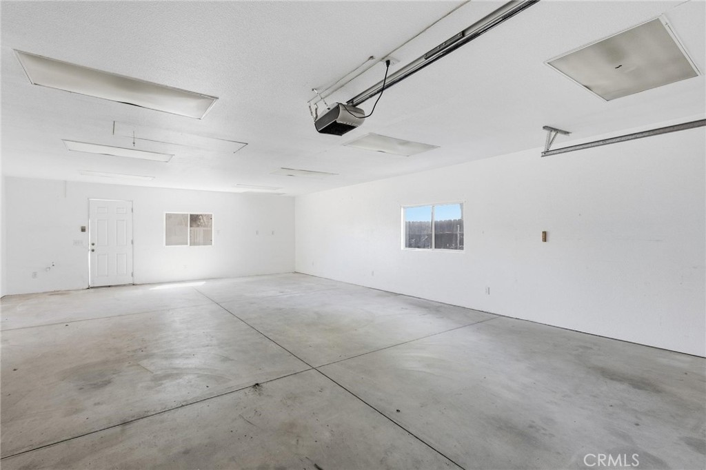 43233 Whittier Property Photo 39