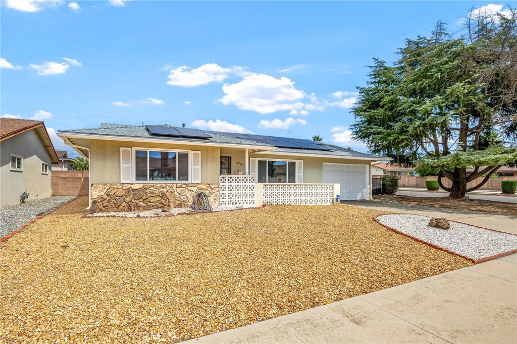 1400 Teakwood Property Photo 3
