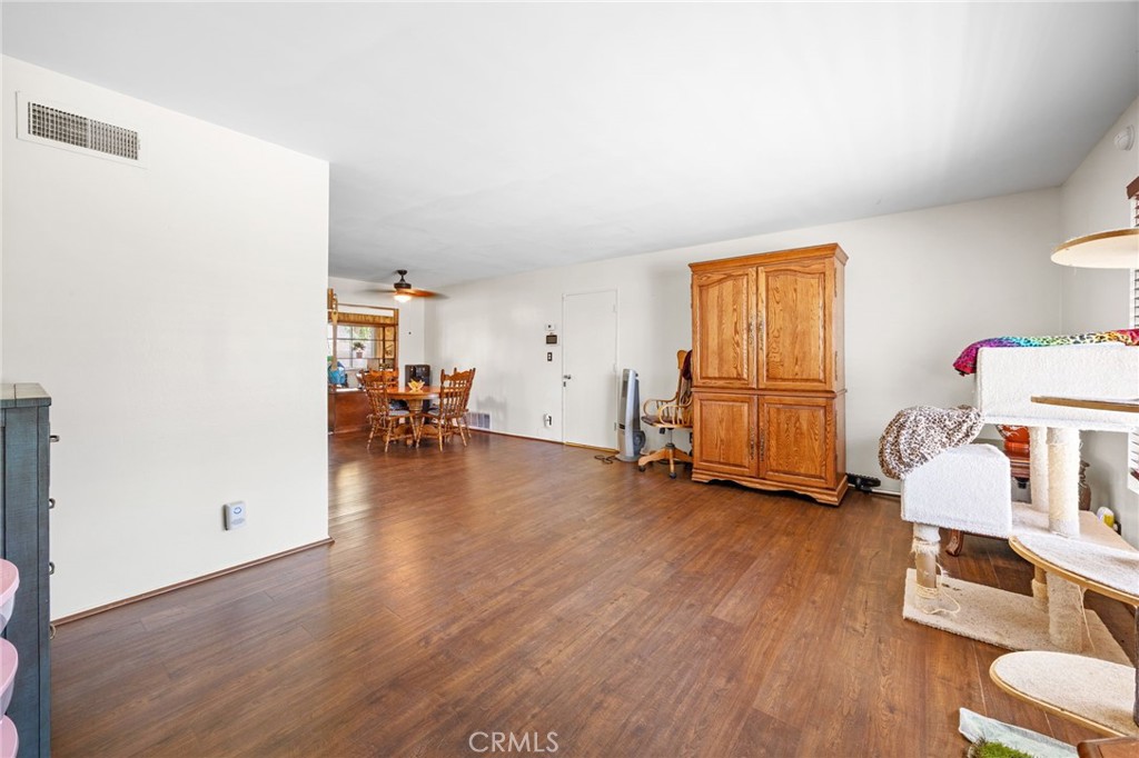 1400 Teakwood Property Photo 5