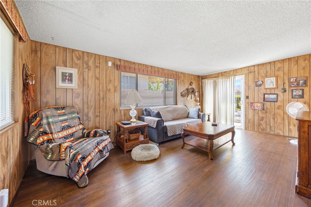 1400 Teakwood Property Photo 12