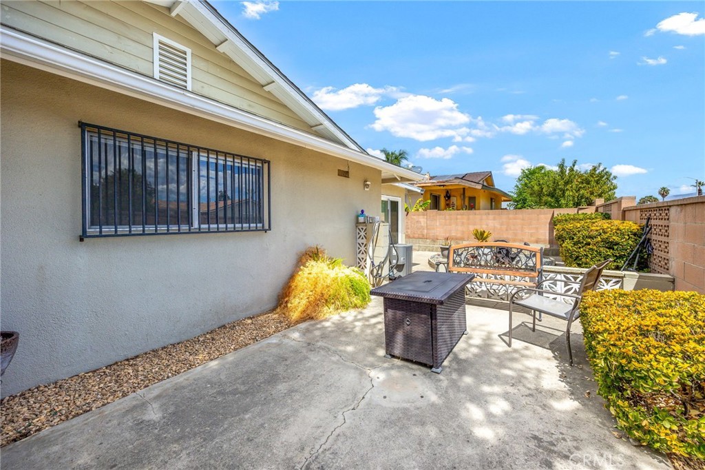 1400 Teakwood Property Photo 23