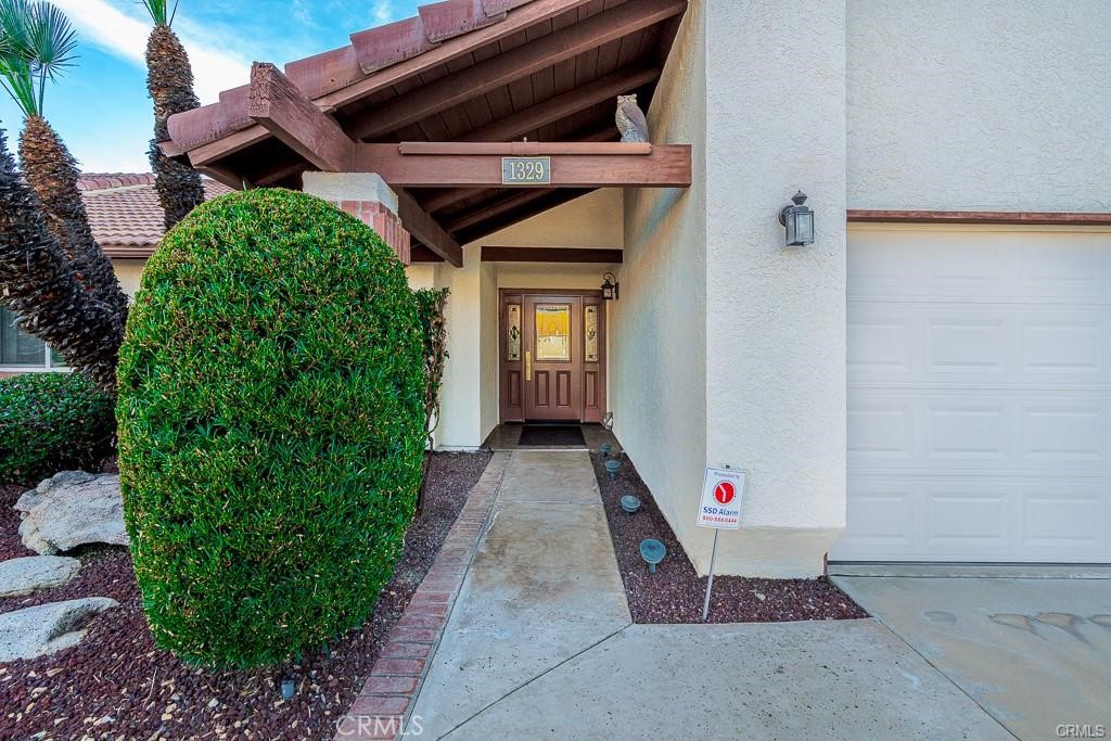 1329 Hickory Drive Property Photo 4