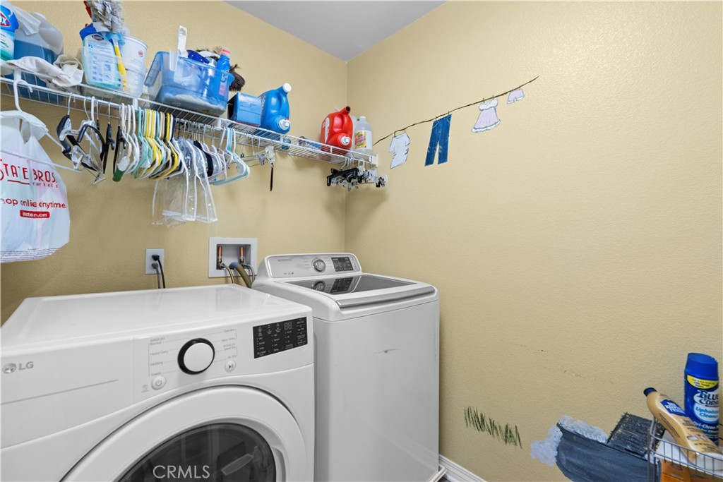 53217 Flutterbye Property Photo 24