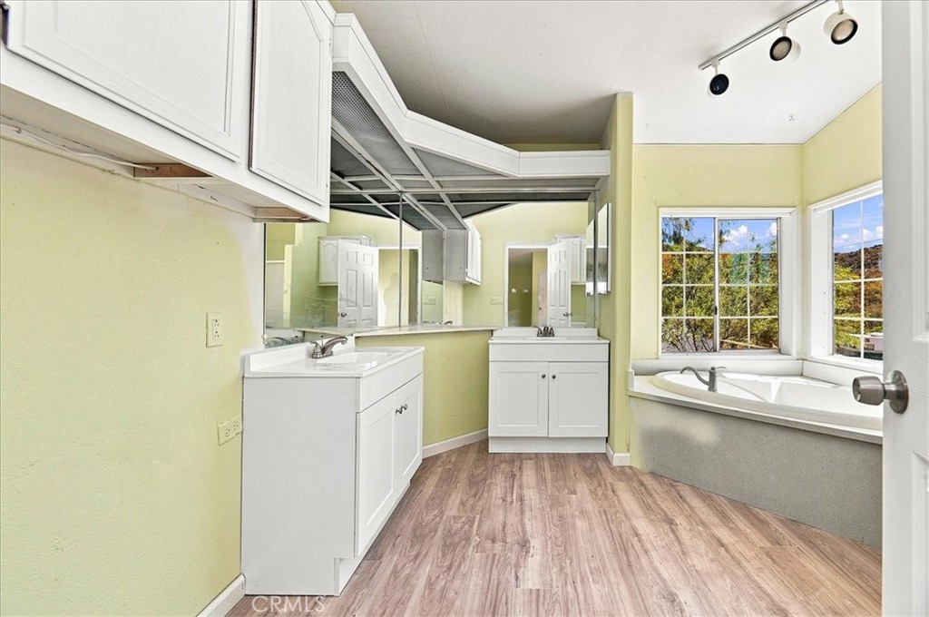 61200 Indian Paint Brush Property Photo 29