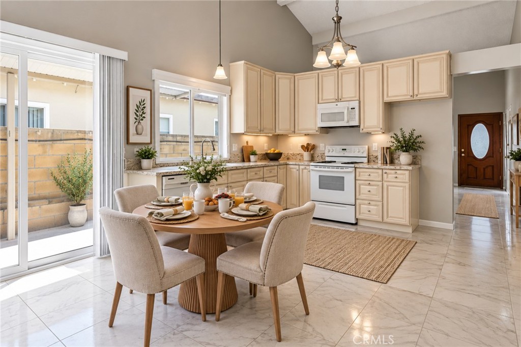 13633 Beach Street Property Photo 10