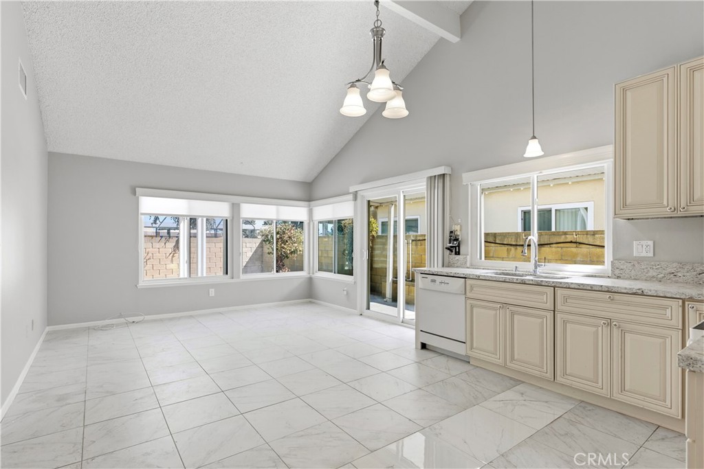 13633 Beach Street Property Photo 12