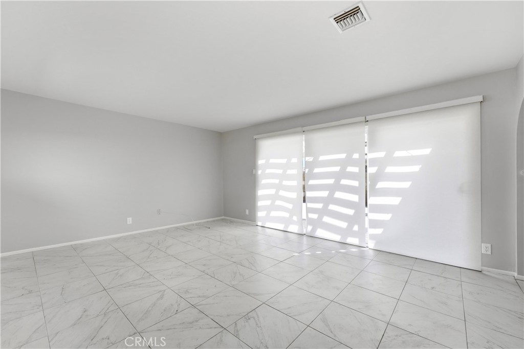 13633 Beach Street Property Photo 17