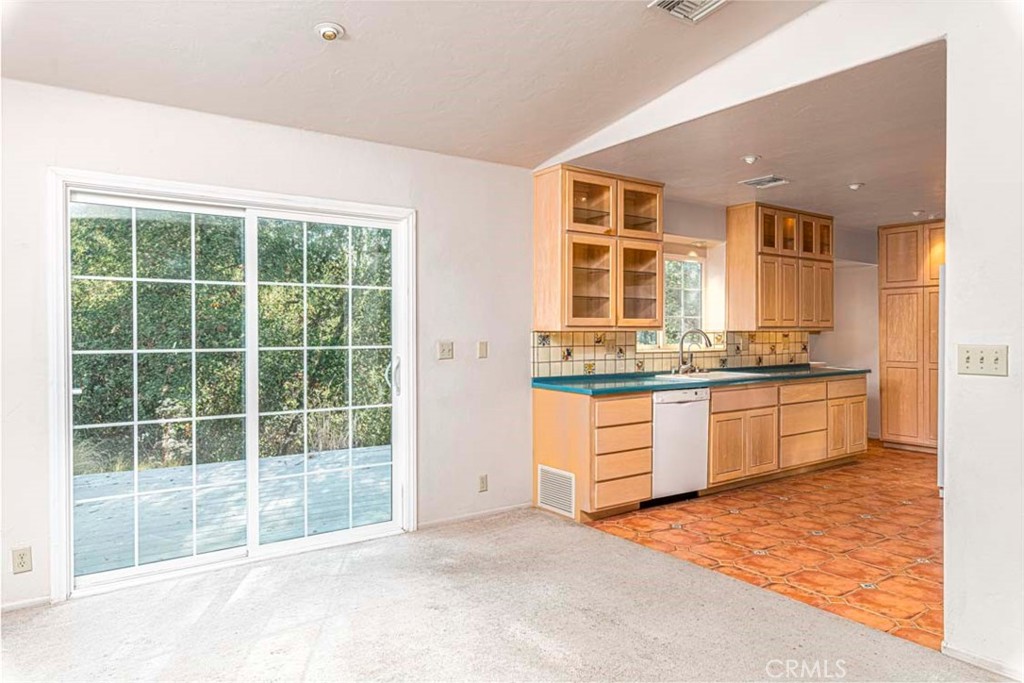 32725 Jerome Property Photo 9