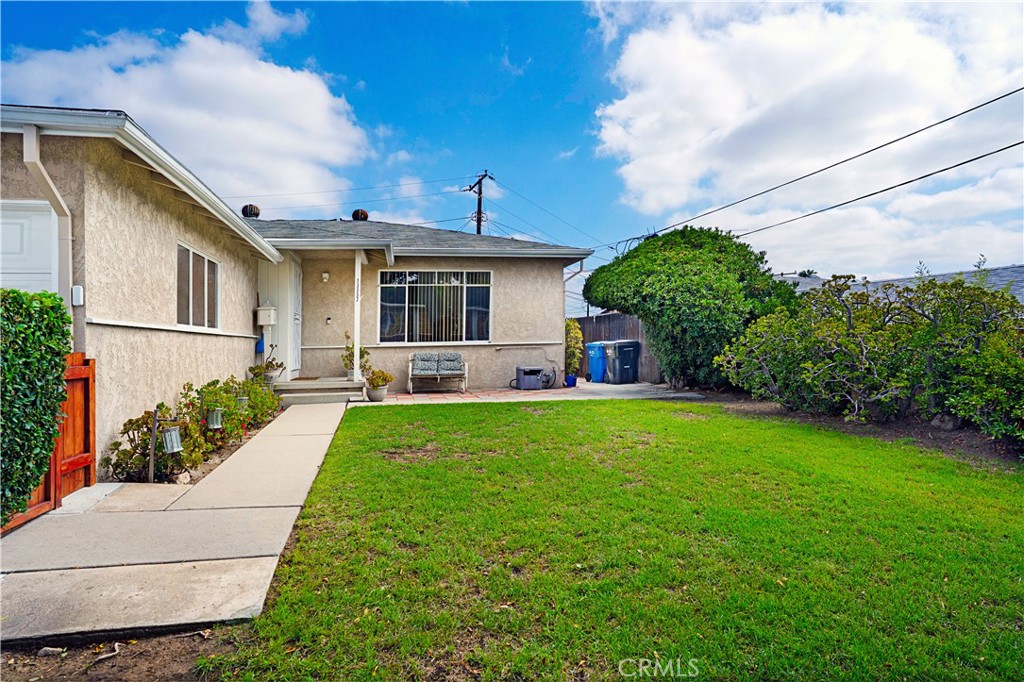 13337 Trumball Property Photo 6