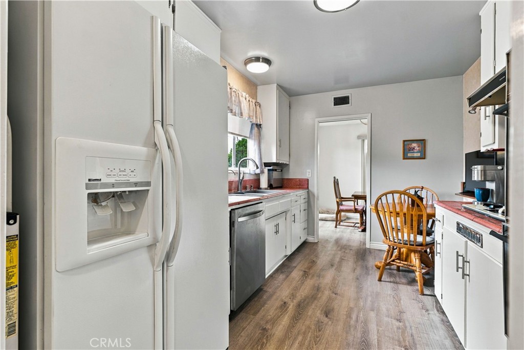 13337 Trumball Property Photo 17