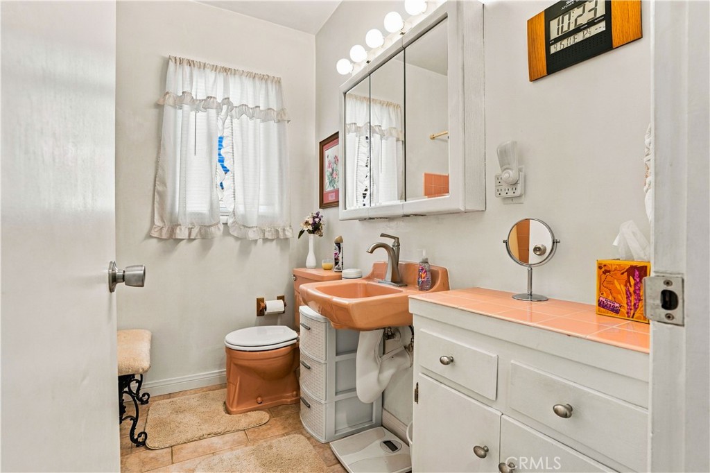13337 Trumball Property Photo 29
