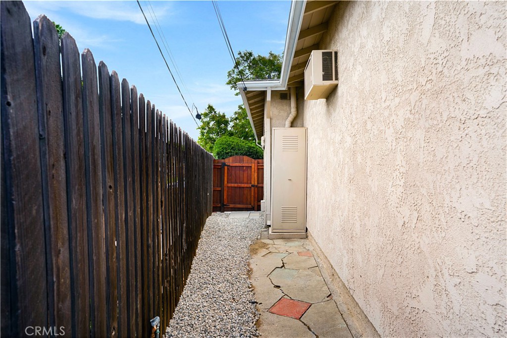 13337 Trumball Property Photo 37