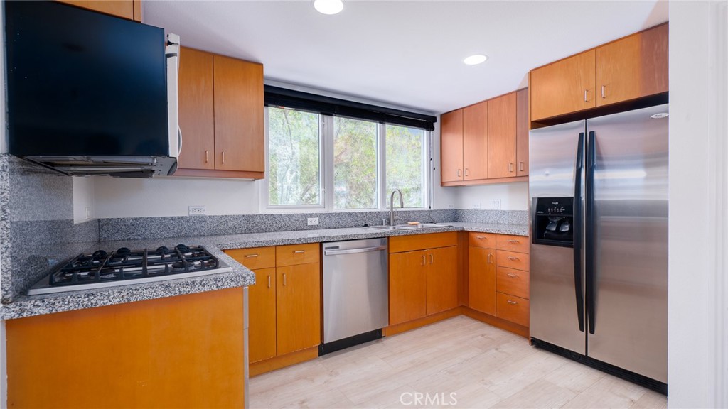 875 G 204 Property Photo 24