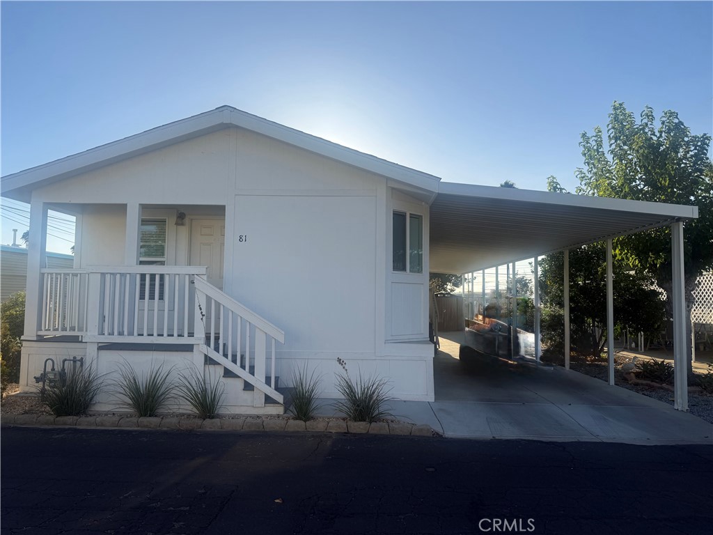 25521 Lincoln 81 Property Photo 2