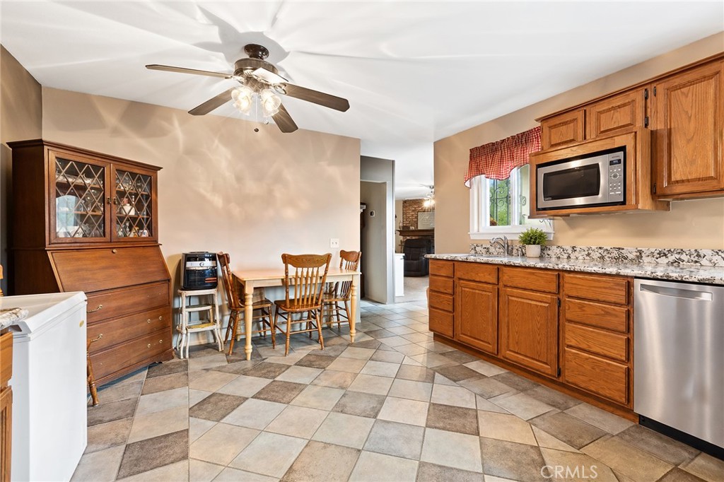 4386 Toyon Road Property Photo 21