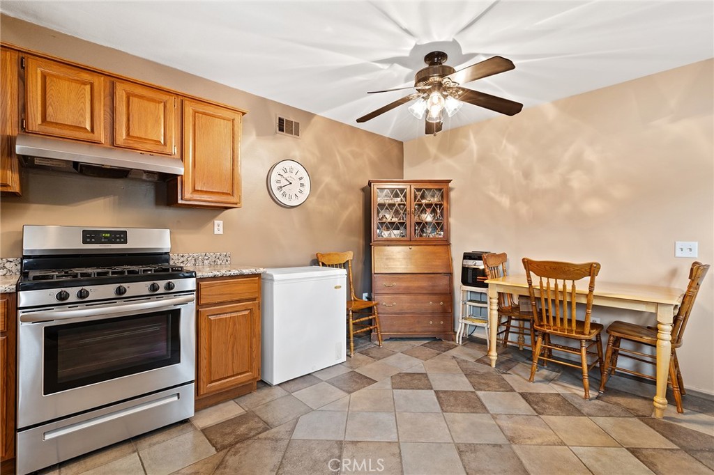 4386 Toyon Road Property Photo 22