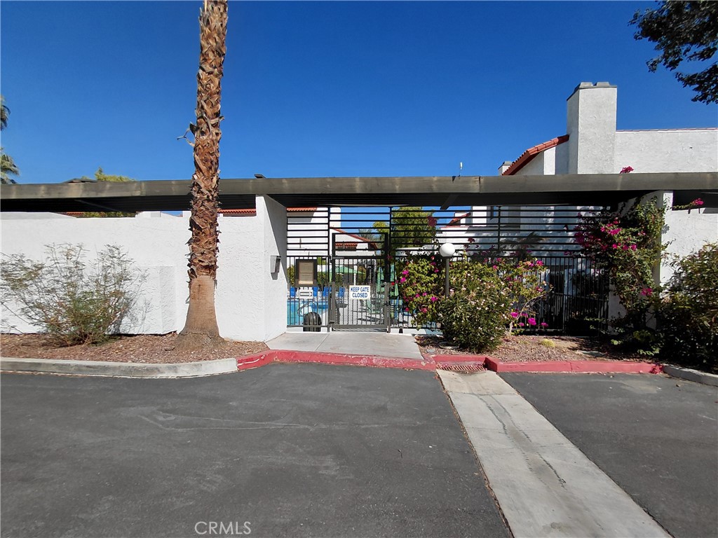 280 S Avenida Caballeros 101 Property Photo 3
