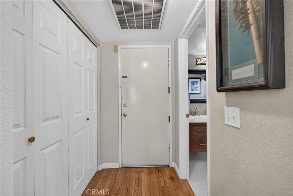 977 Sussex Property Photo 17