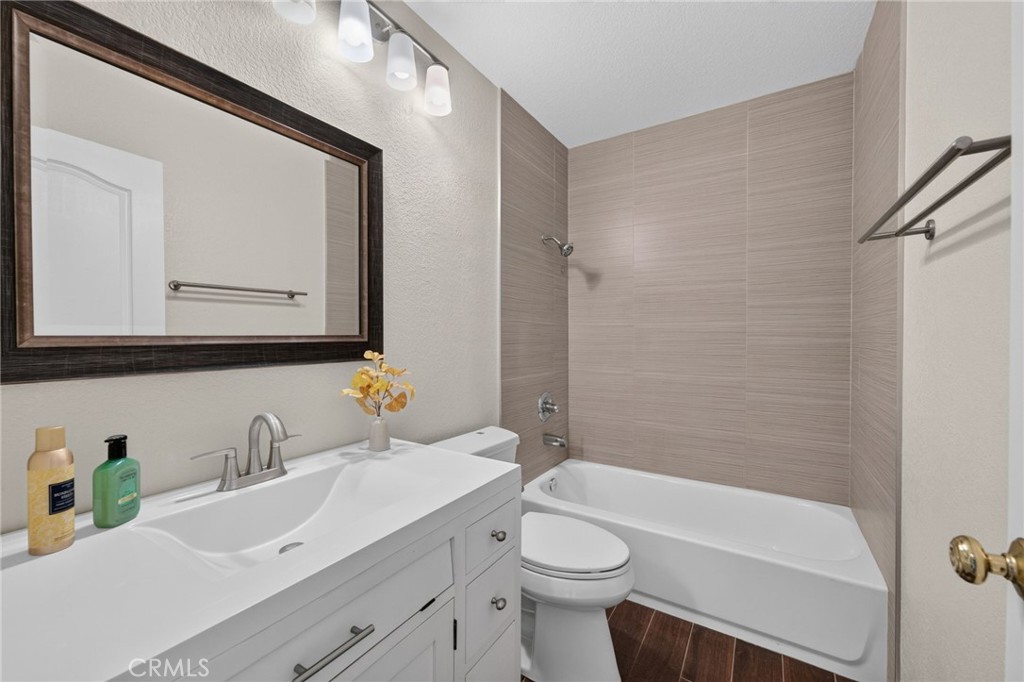 977 Sussex Property Photo 21