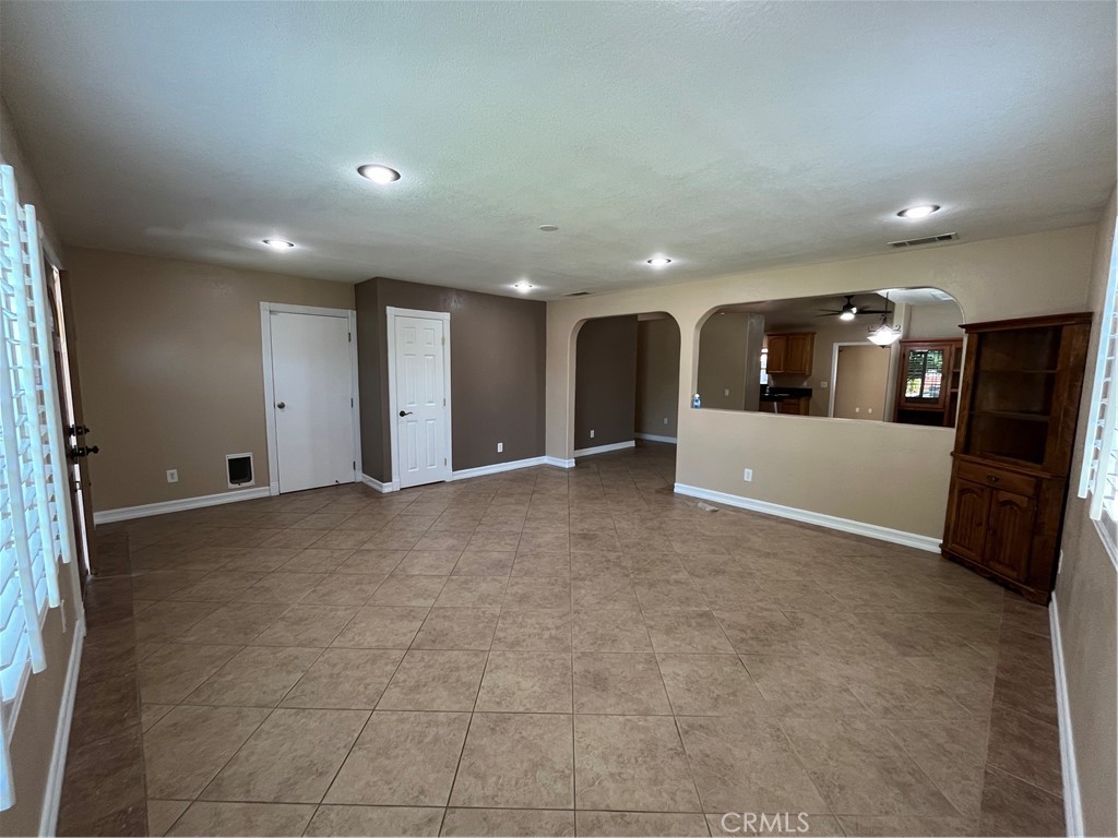 11651 Old Field Avenue Property Photo 2