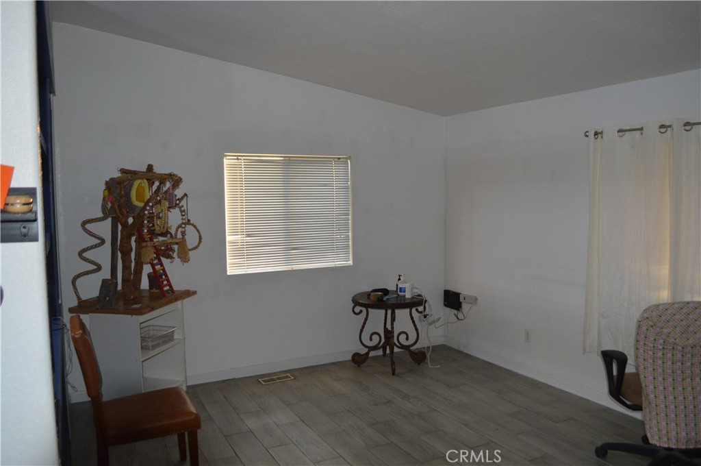 115 N Manzanita Court Property Photo 3