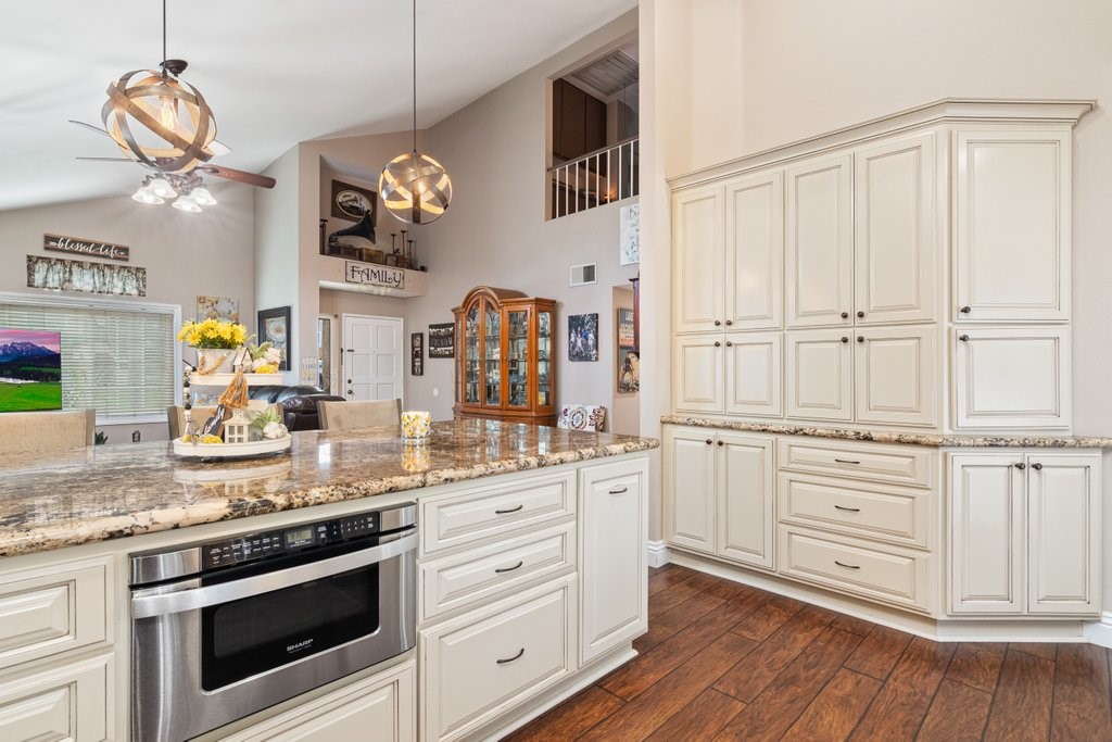 36345 Provence Property Photo 9