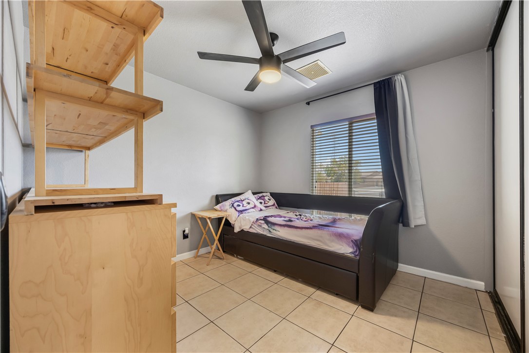 10716 Wakefield Street E Property Photo 7