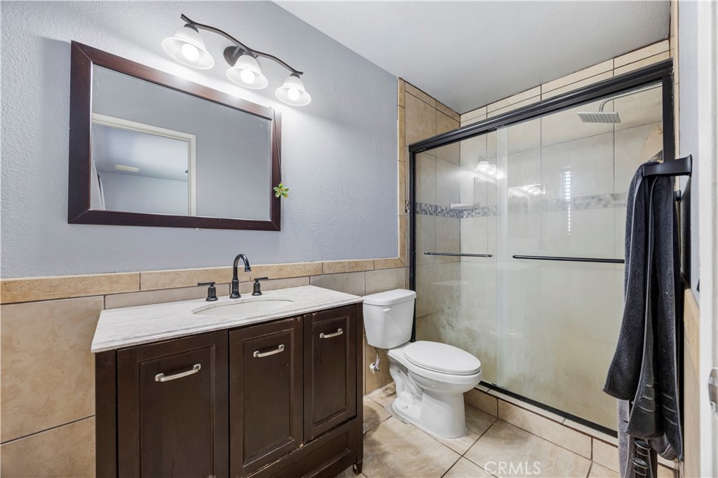 10716 Wakefield Street E Property Photo 10