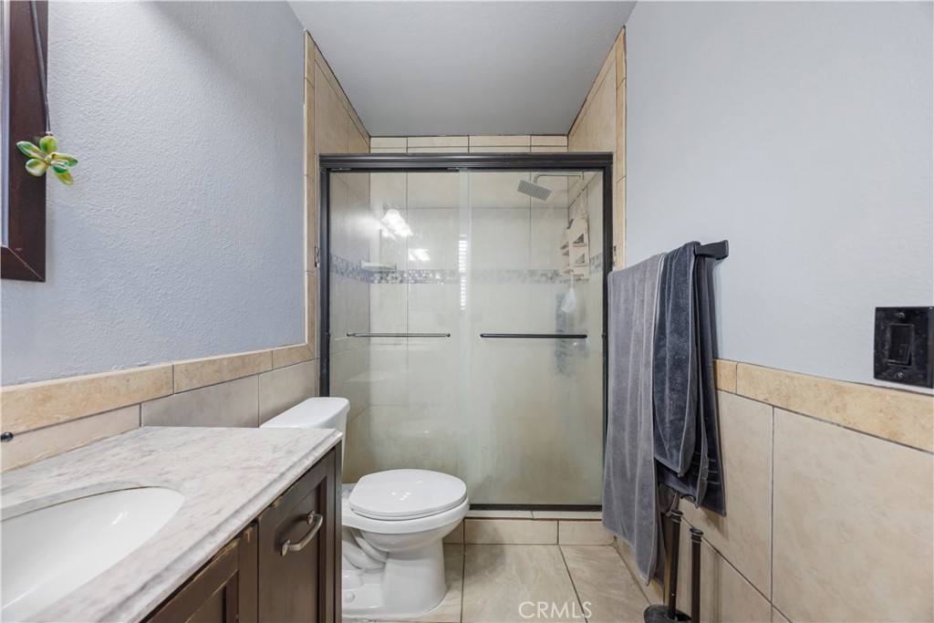 10716 Wakefield Street E Property Photo 11