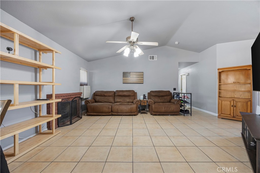 10716 Wakefield Street E Property Photo 16