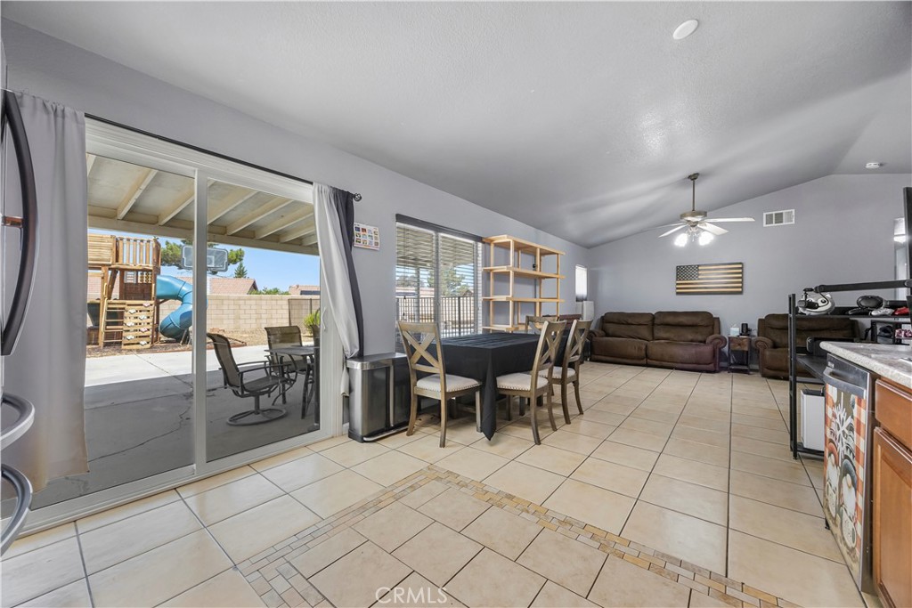 10716 Wakefield Street E Property Photo 22