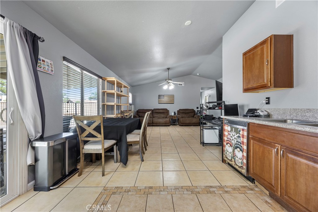 10716 Wakefield Street E Property Photo 23