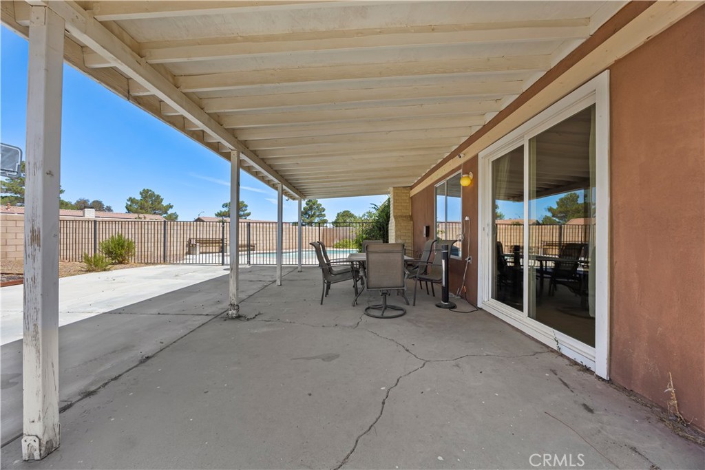 10716 Wakefield Street E Property Photo 25