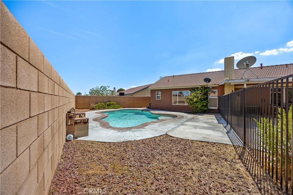 10716 Wakefield Street E Property Photo 34