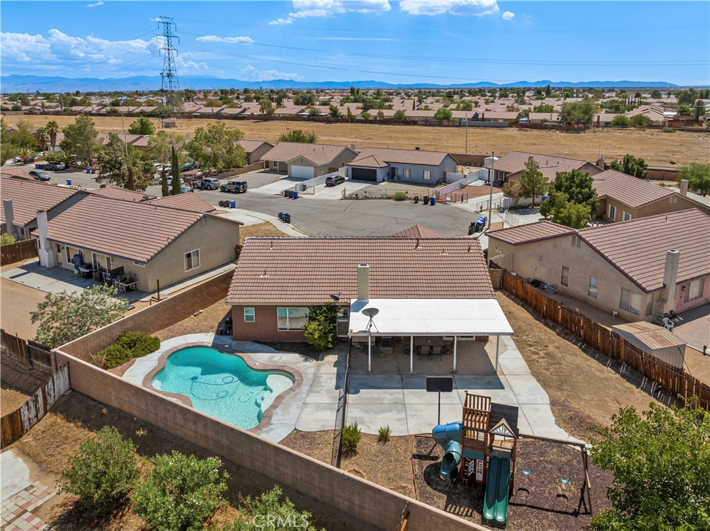 10716 Wakefield Street E Property Photo 54