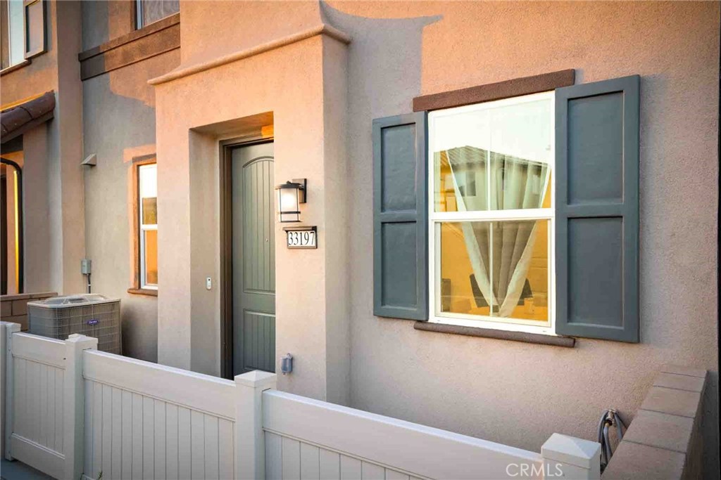 33197 Opal Glass Drive Property Photo 3