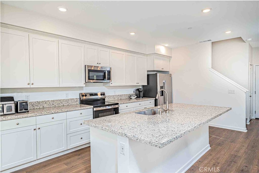 33197 Opal Glass Drive Property Photo 7