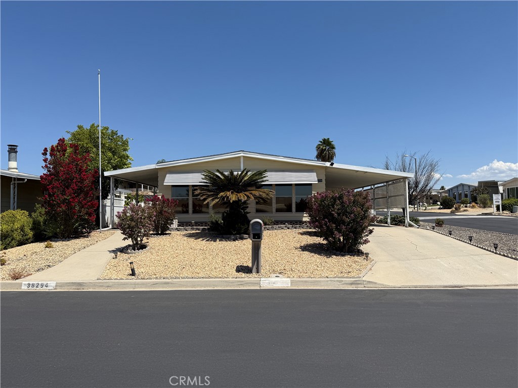 38294 Via Del Largo Property Photo 1
